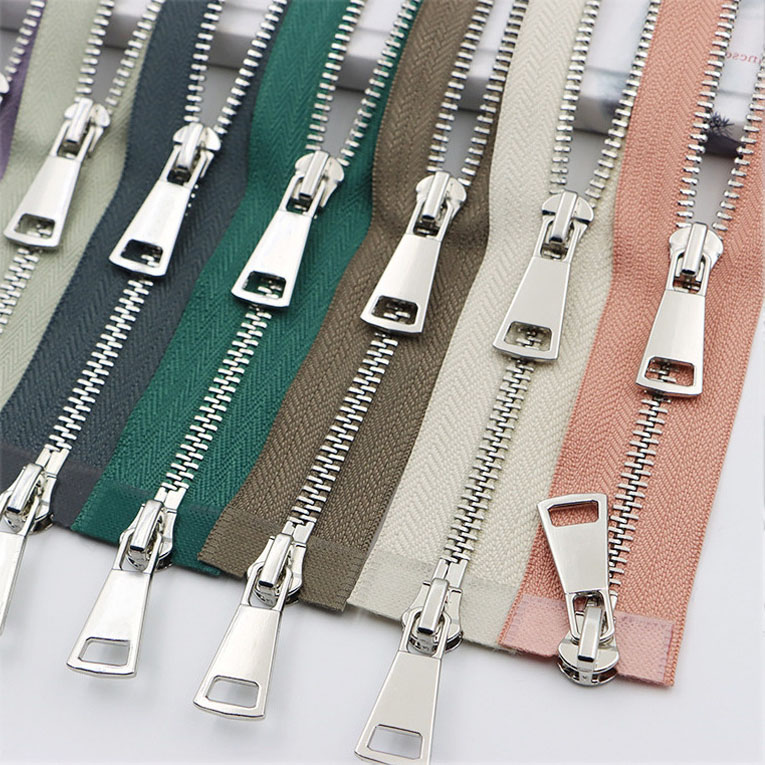 China Double Slider Zipper Metal Manufacturer